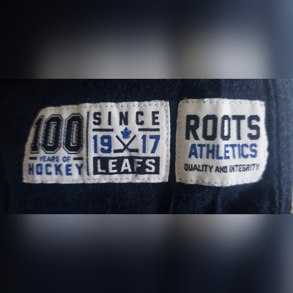 Maple Leafs XS Sleep Shirt - Picture 9 of 10